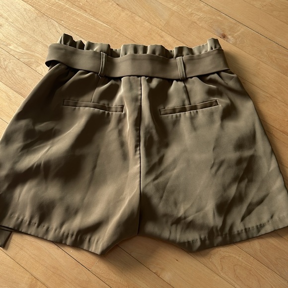 Olive green Dynamite short - Picture 2 of 3